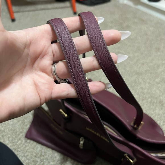 Micheal Kors Bag and Wristlet Set - Picture 11 of 13